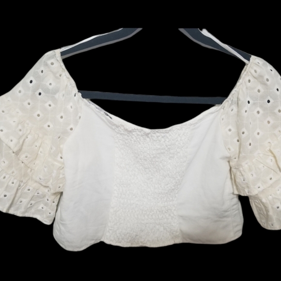 𝅺ZARA Beige embroidered ruffled sleeves, crop top,  size L. - Picture 8 of 16